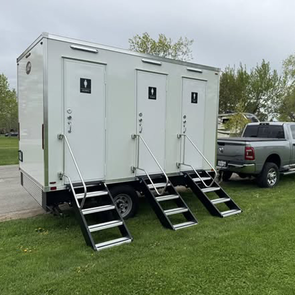 Luksusowa mobilna toaleta przy – Outdoor Camping Rental recenzja i cena